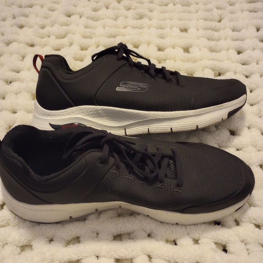 Men's Skechers shoes